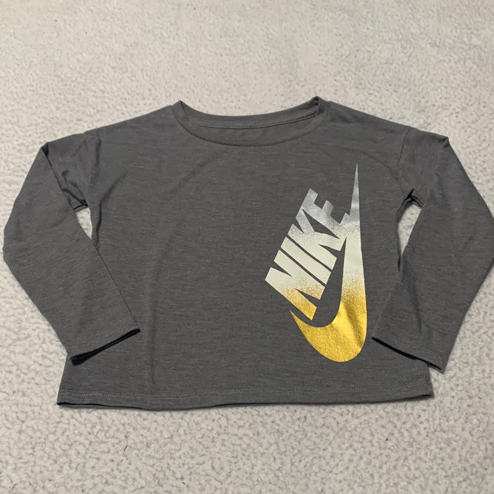 Nike Toddler Girls Metallic Logo L/S Graphic Shirt, EUC, Size 4T
